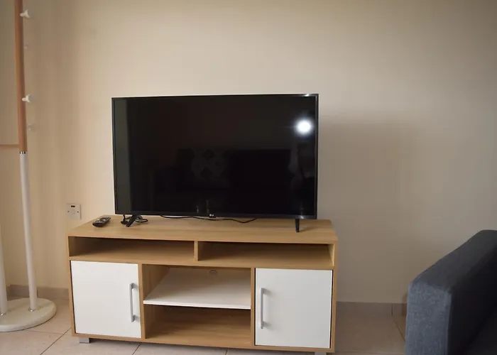 Eden Heights Sea View 203 - By Imh Travel & Tours Πάφος