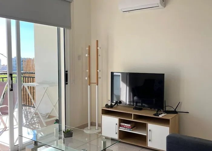 Eden Heights Sea View 203 - By Imh Travel & Tours * Πάφος